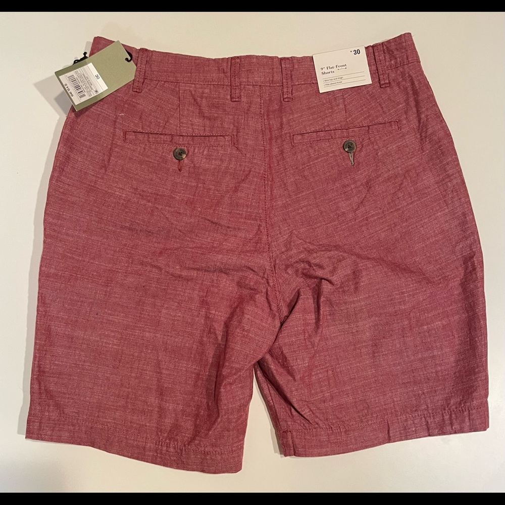 Slim leg shorts. 100% cotton